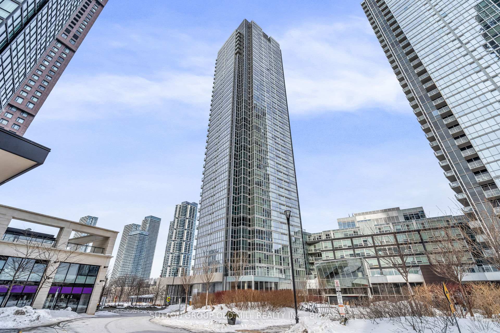401 - 2916 Highway 7 Vaughan Ontario Canada Sale residential Irena Bendi Sutton Group Old Mill Realty Inc., Brokerage *