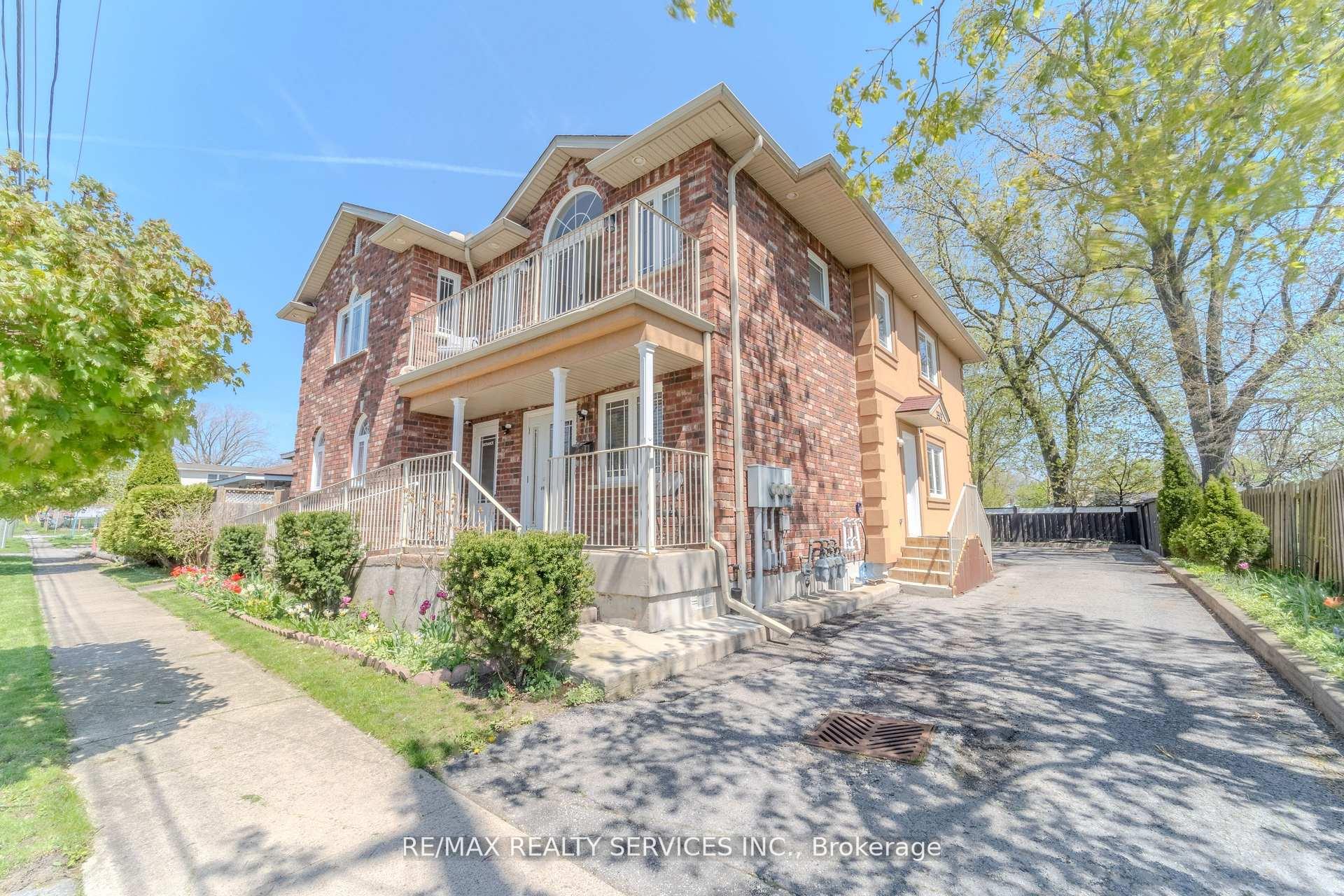 8006 Norton Street S Niagara Falls Ontario Canada Sale residential Harpreet Rakhra RE/MAX Realty Services Inc., Brokerage*