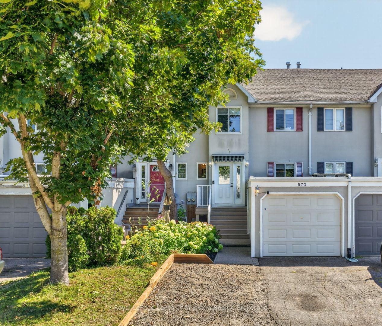 570 John Street S Gravenhurst Ontario Canada Sale residential Radka Hnilicova Anchor Realty, Brokerage*