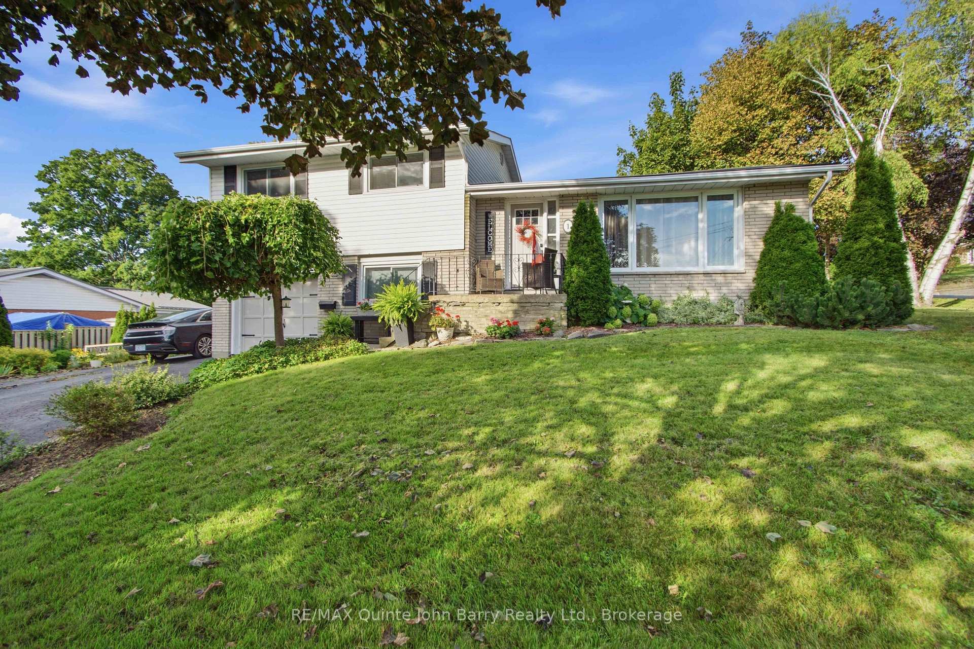 1 Parkside Drive Quinte West Ontario Canada Sale residential TETYANA NAKONECHNA HomeLife/Bayview Realty Inc., Brokerage*