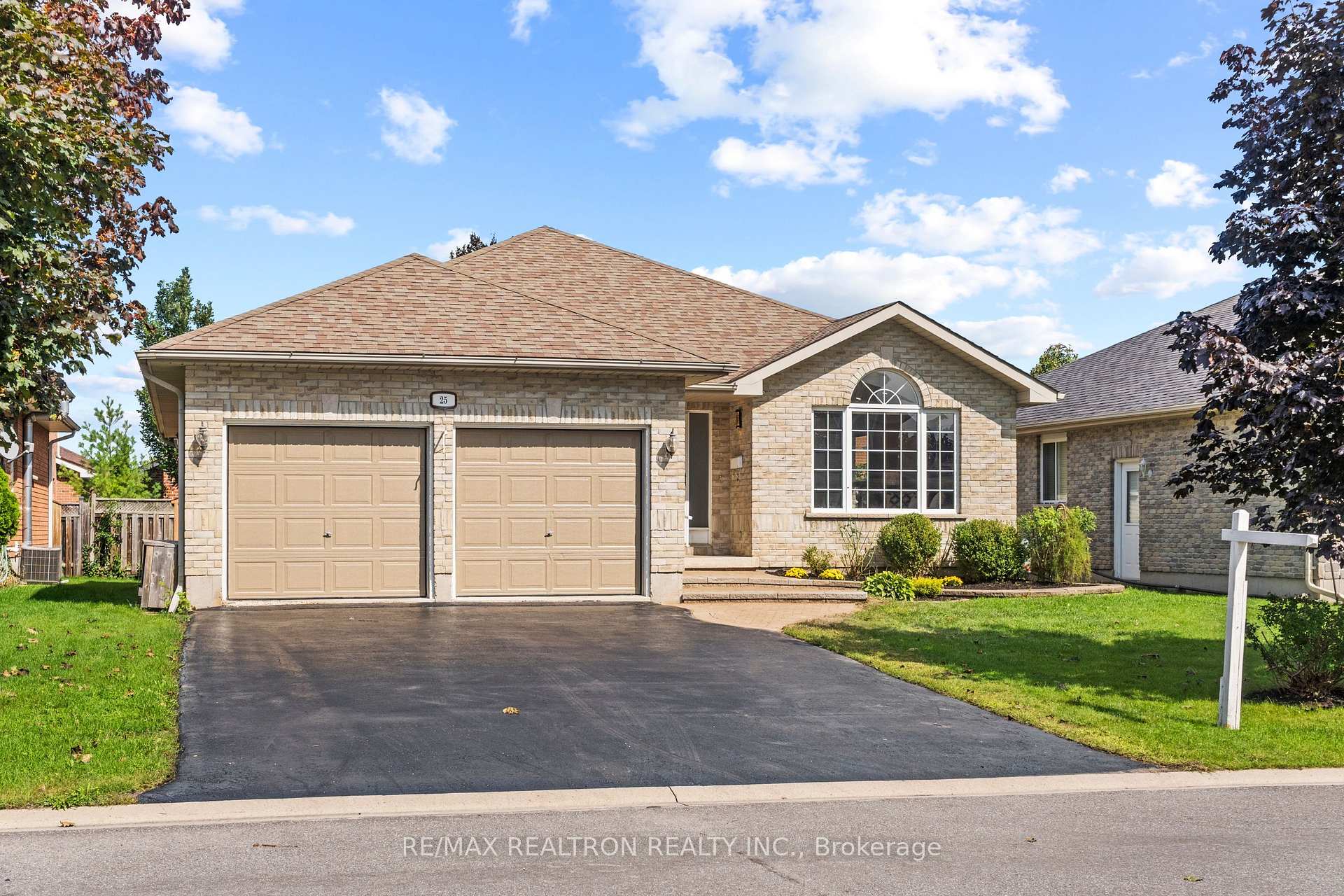 25 Linden Lane Belleville Ontario Canada Sale residential Thurairajah RAMESH RE/MAX Royal Properties Realty Ltd., Brokerage