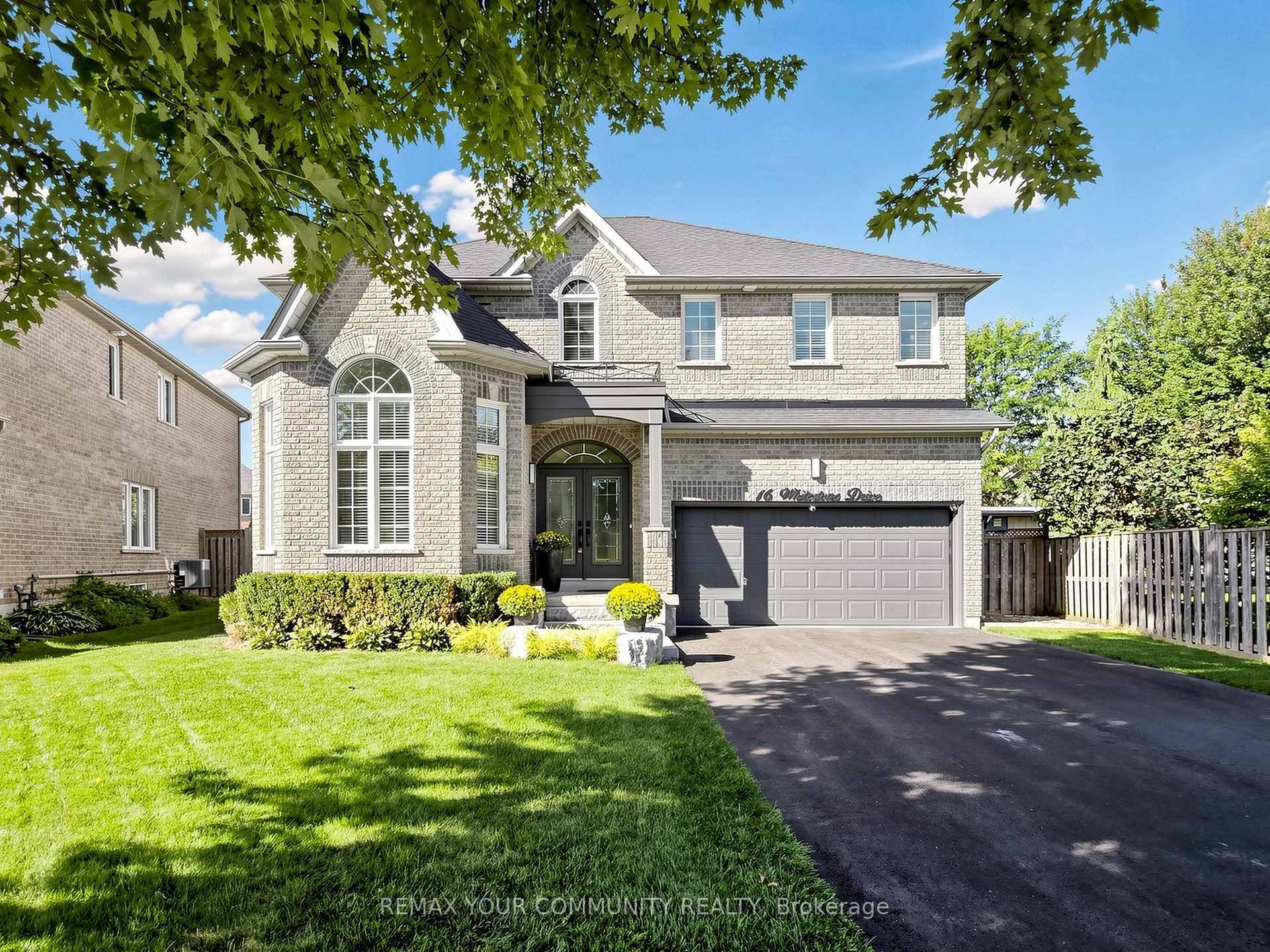 16 Whitestone Drive Georgina Ontario Canada Sale residential Opal Hustins, ASA, AEA Re/Max YOUR COMMUNITY REALTY