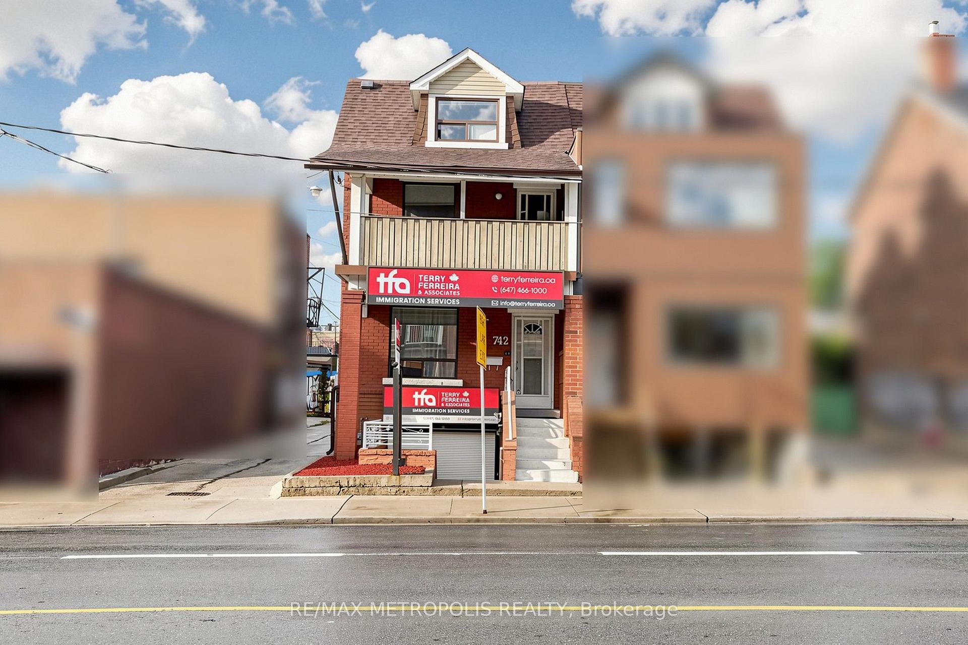 742 Dufferin Street Toronto Ontario Canada Sale residential Gurin Brar RE/MAX Metropolis Realty Brokerage*