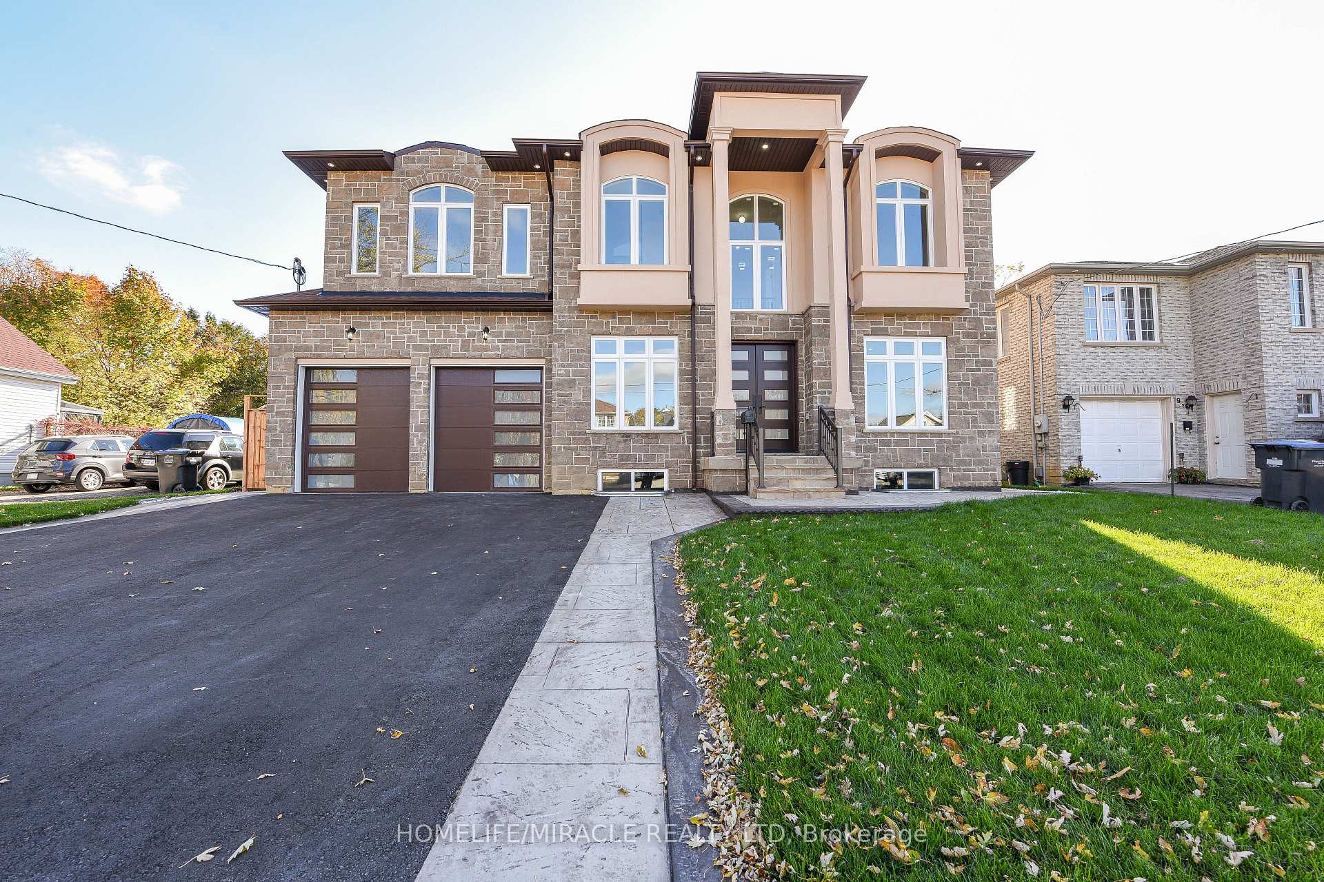 11 Hillcrest Avenue Brampton Ontario Canada Sale residential Hardeep Singh HomeLife/Miracle Realty Ltd, Brokerage *