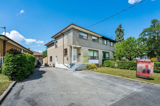 3 Clayhall Crescent Toronto Ontario Canada Sale residential Kamyar Ghatan HomeLife/Cimerman Real Estate Ltd., Brokerage*