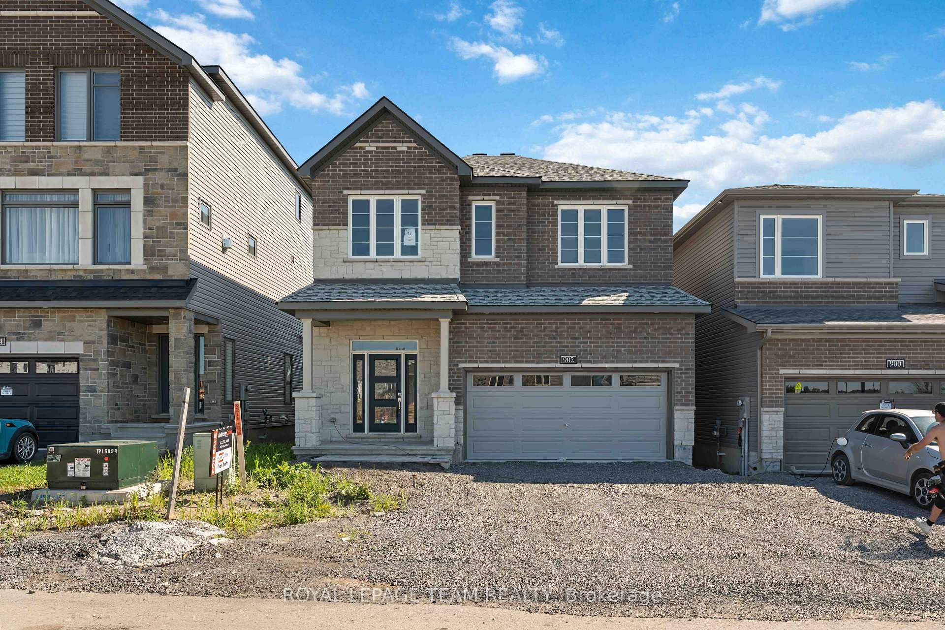 902 Locomotion Lane Ottawa Ontario Canada Sale residential Jason Clement ROYAL LEPAGE TEAM REALTY