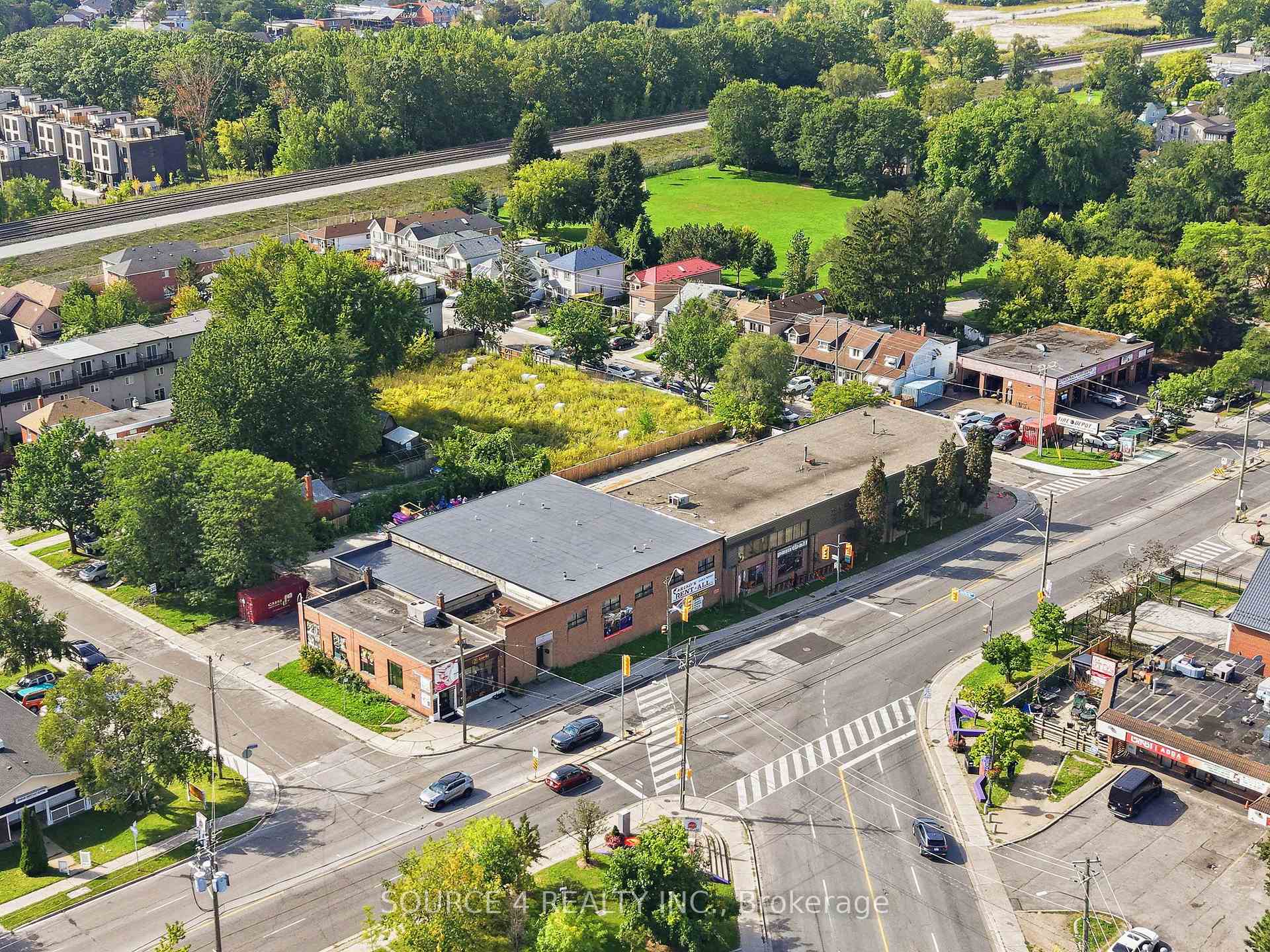 3475-3491 Danforth Avenue Toronto Ontario Canada Sale commercial Gary Nusca, Bridgecan Realty Corp., Brokerage*