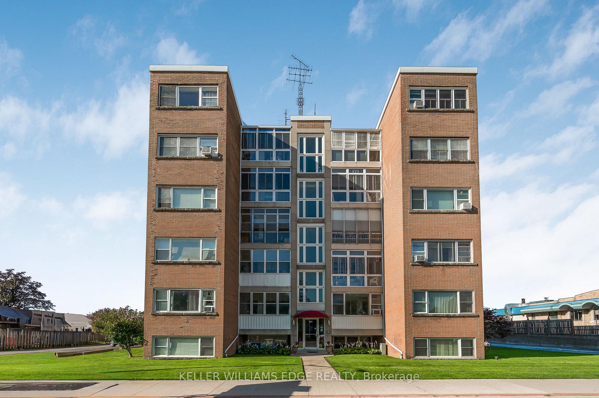 9 - 824 Brant Street Burlington Ontario Canada Sale residential Guru Saraf Right at Home Realty, Brokerage*