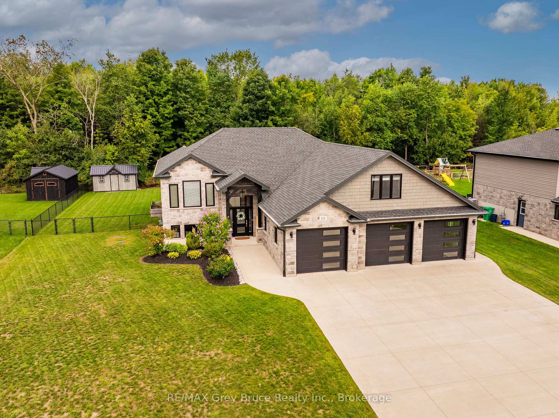 63 Howe Drive Georgian Bluffs Ontario Canada Sale residential Kristine Fraser RE/MAX GREY BRUCE REALTY INC Brokerage*