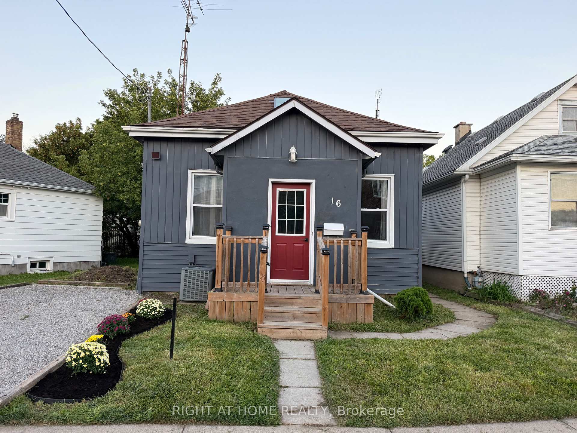 16 East Street E St. Catharines Ontario Canada Sale residential Gamini Bandara Right at Home Realty, Brokerage*