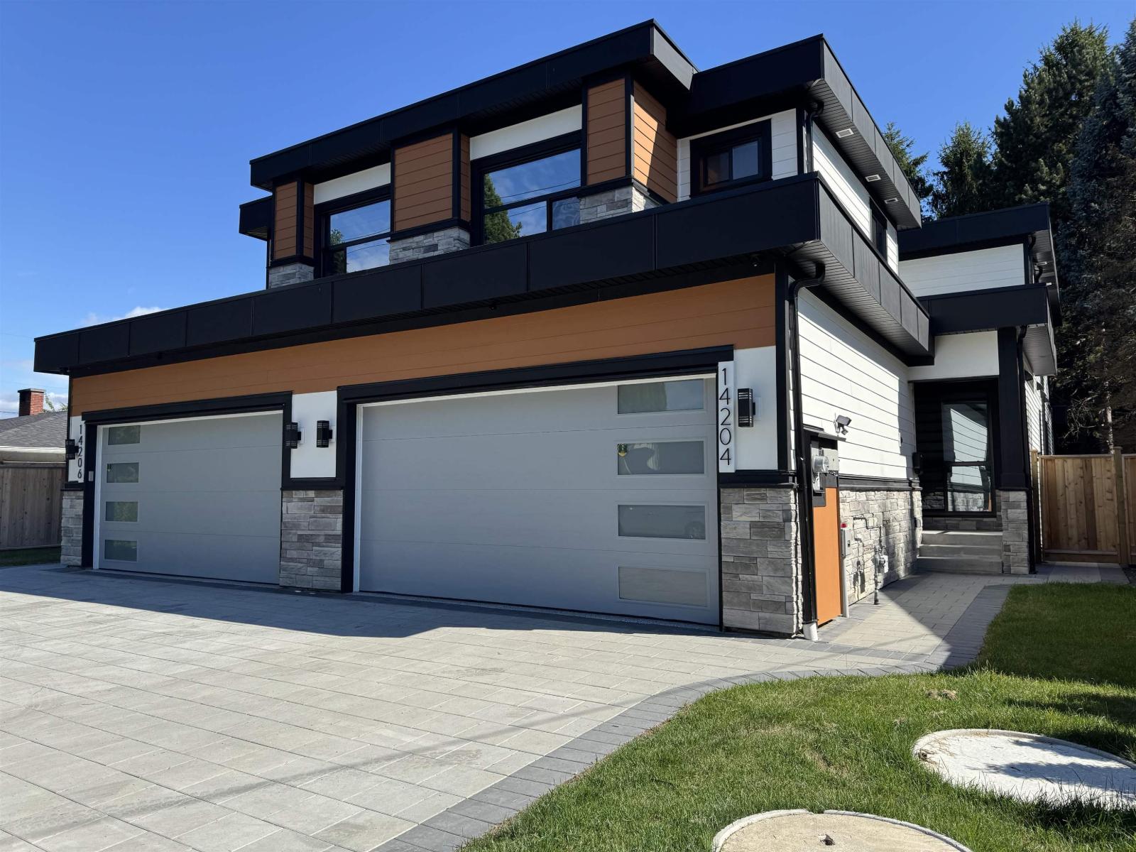 14204 NORTH BLUFF ROAD White Rock British Columbia Canada Sale residential Harry Chand HomeLife Benchmark Realty Corp.