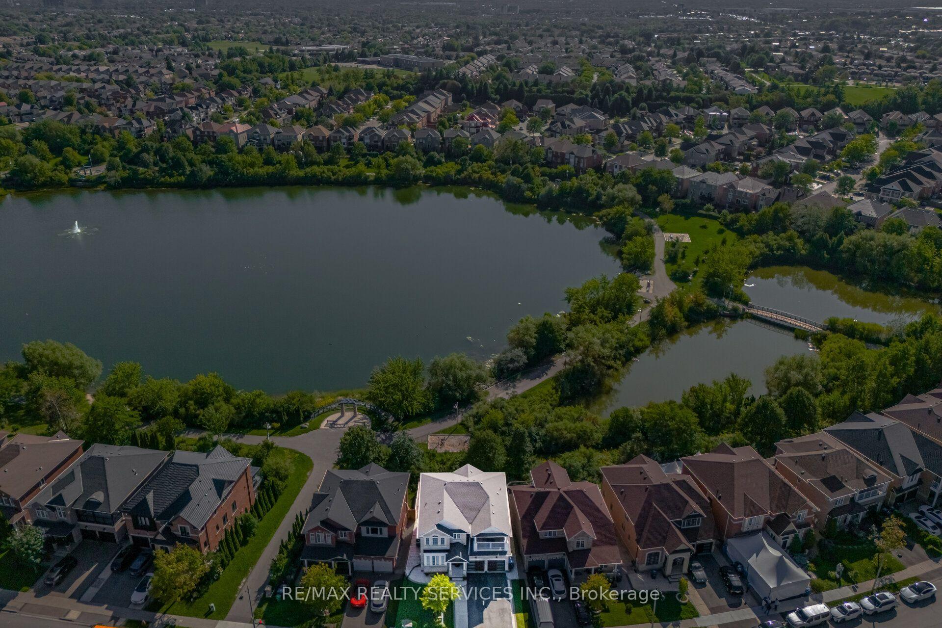 68 Southlake Boulevard Brampton Ontario Canada Sale residential Raj Sharma RE/MAX Realty Services Inc., Brokerage*