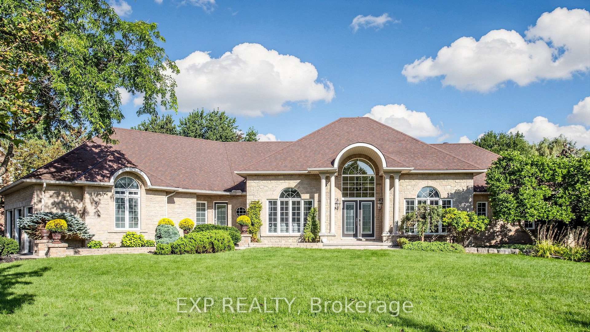 36 Maplehyrn Avenue East Gwillimbury Ontario Canada Sale residential Mukesh Tharwani eXp Realty, Brokerage*