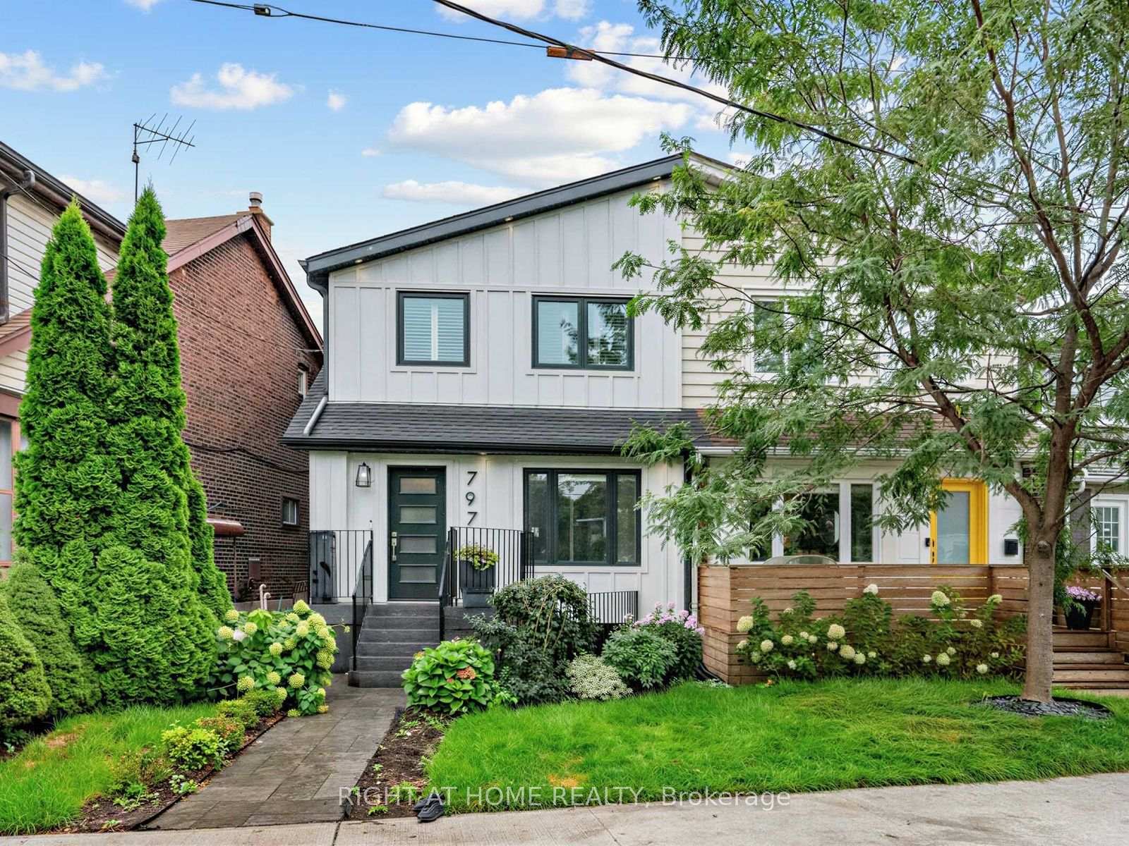 797 Eastern Avenue Toronto Ontario Canada Rent residential Irina Grigorian Right at Home Realty, Brokerage*