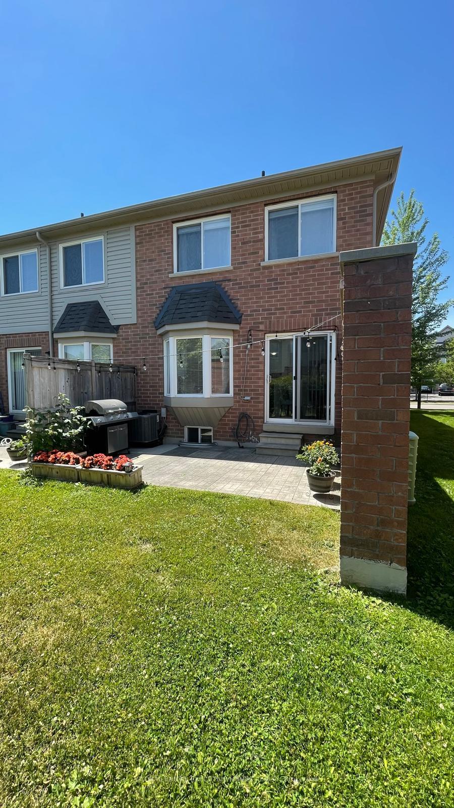 11 - 5255 Palmetto Place Mississauga Ontario Canada Rent residential Jasvir Kaur Global Bricks Executive Homes Realty, Brokerage