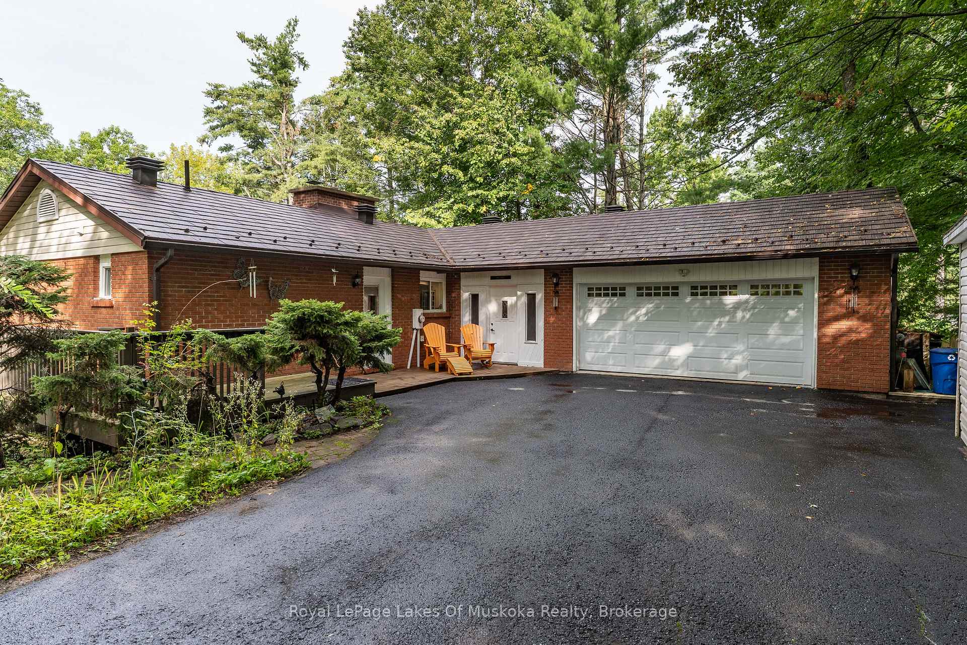 230 Lakeview Avenue Gravenhurst Ontario Canada Sale residential Hugh Nichols RE/MAX PROFESSIONALS NORTH, BROKERAGE*
