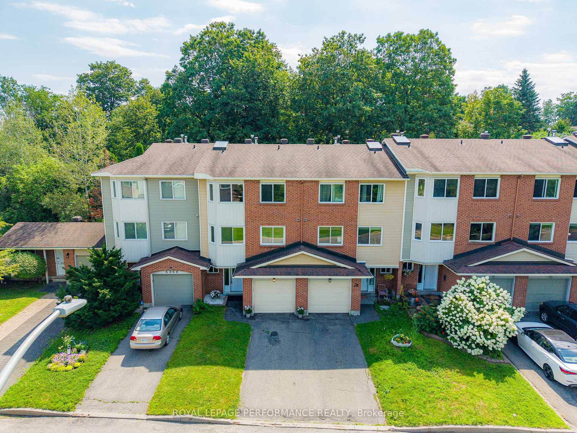 6966 Bois Avenue Ottawa Ontario Canada Sold residential   Royal LePage Performance Realty, Brokerage *