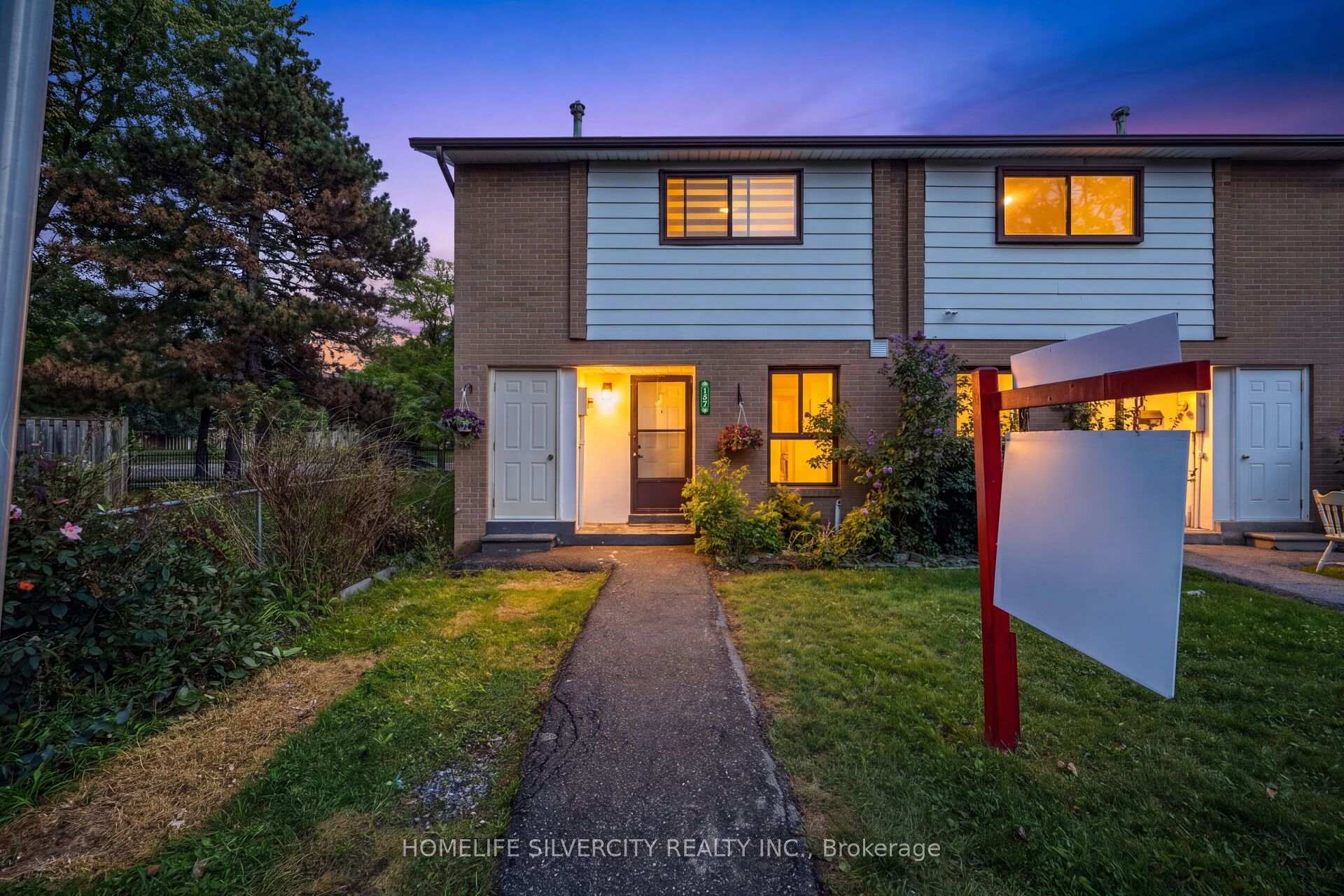 157 Fleetwood Crescent Brampton Ontario Canada Sale residential Major Nagra HomeLife Silvercity Realty Inc., Brokerage*