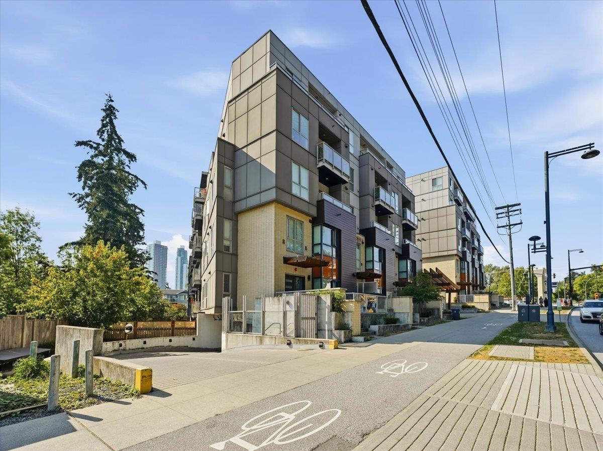 106 9689 140 STREET Surrey British Columbia Canada Sale residential   Oakwyn Realty, Brokerage*