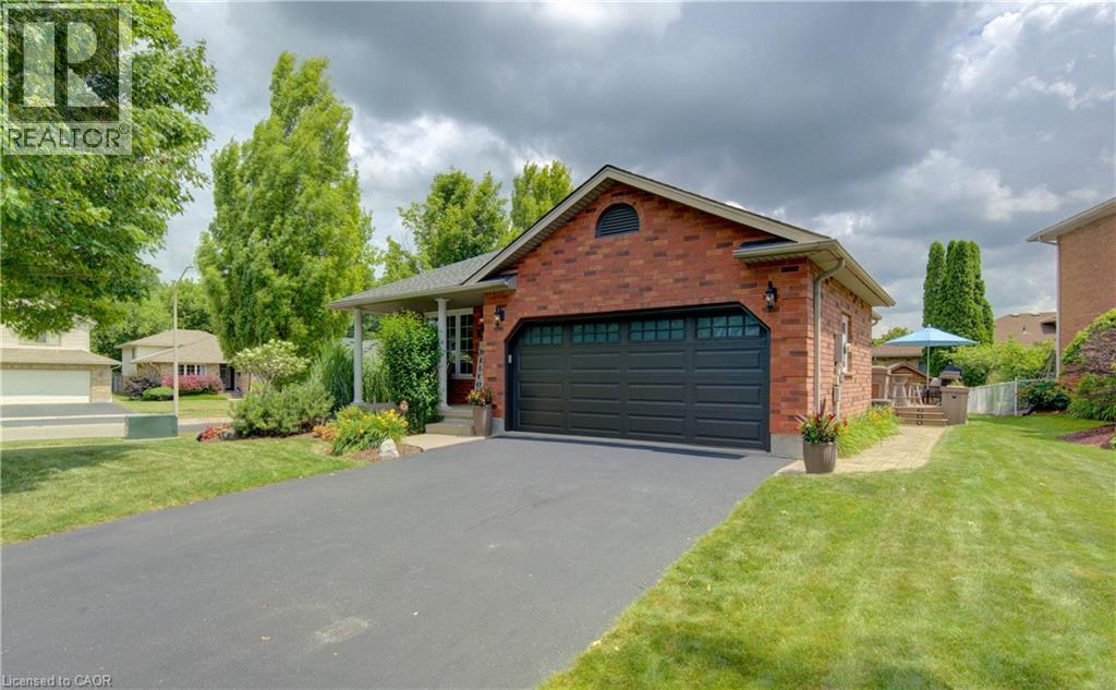 378 MEADOWVALE Place Waterloo Ontario Canada Sale residential Rebecca Dorey RE/MAX Solid Gold Realty (II) Ltd., Brokerage*