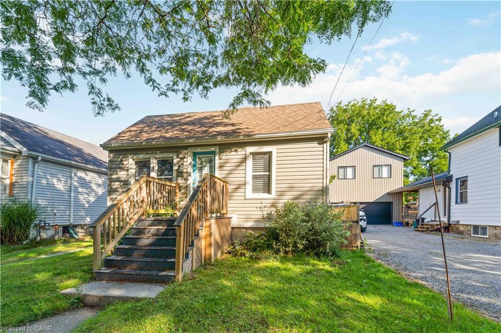 37 Maplecrest Avenue St. Catharines Ontario Canada Sale residential Wendy Singh Royal Star Realty Inc., Brokerage*