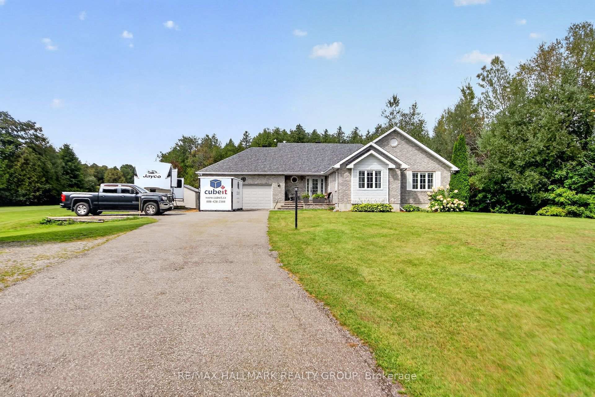8251 Ranita Crescent Ottawa Ontario Canada Sale residential Angelika Rosato Right at Home Realty, Brokerage*
