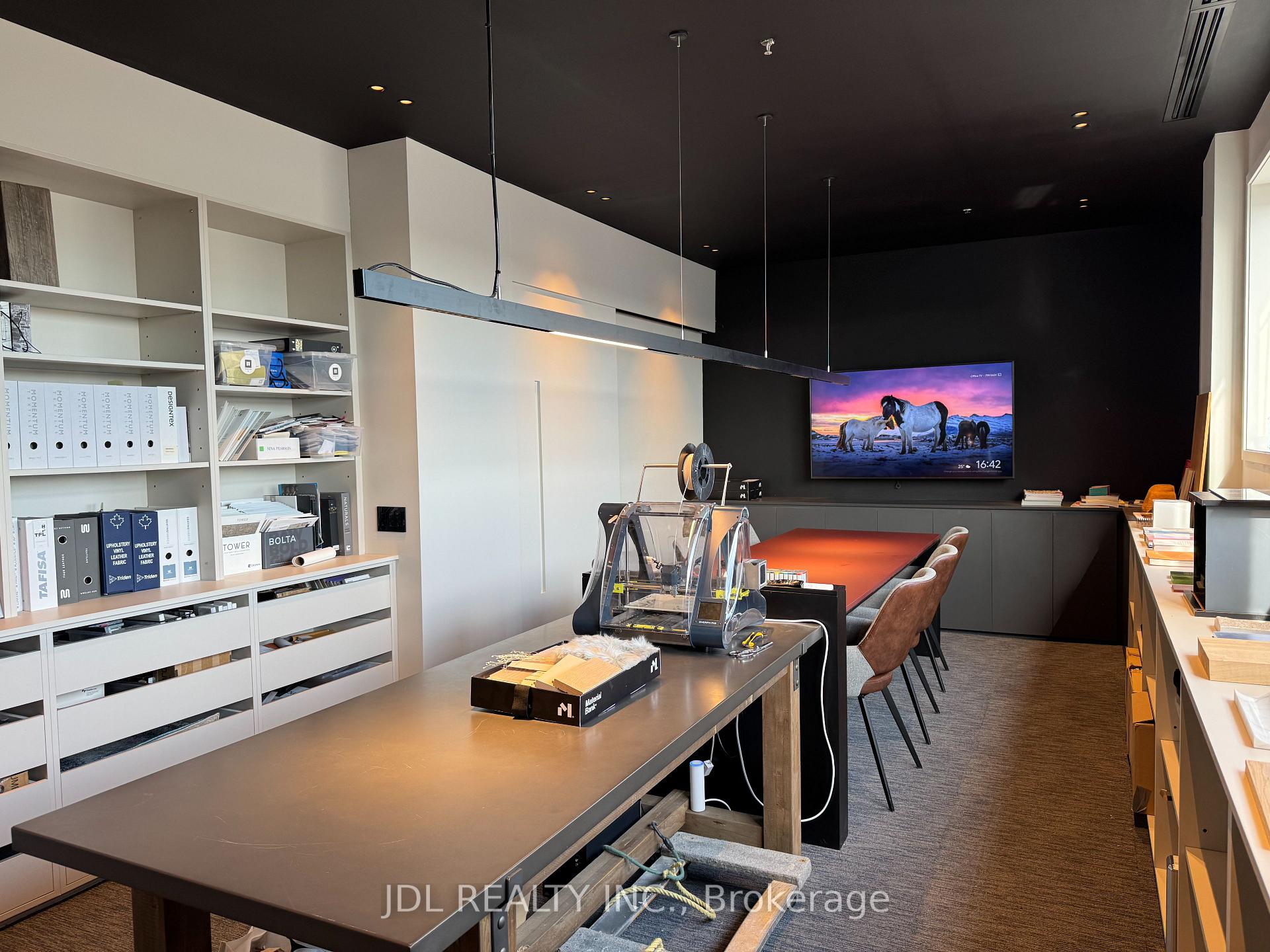 185 Bridgeland Avenue Toronto Ontario Canada Sale commercial Silvia Di Monte Realinvest Canada Inc., Brokerage*