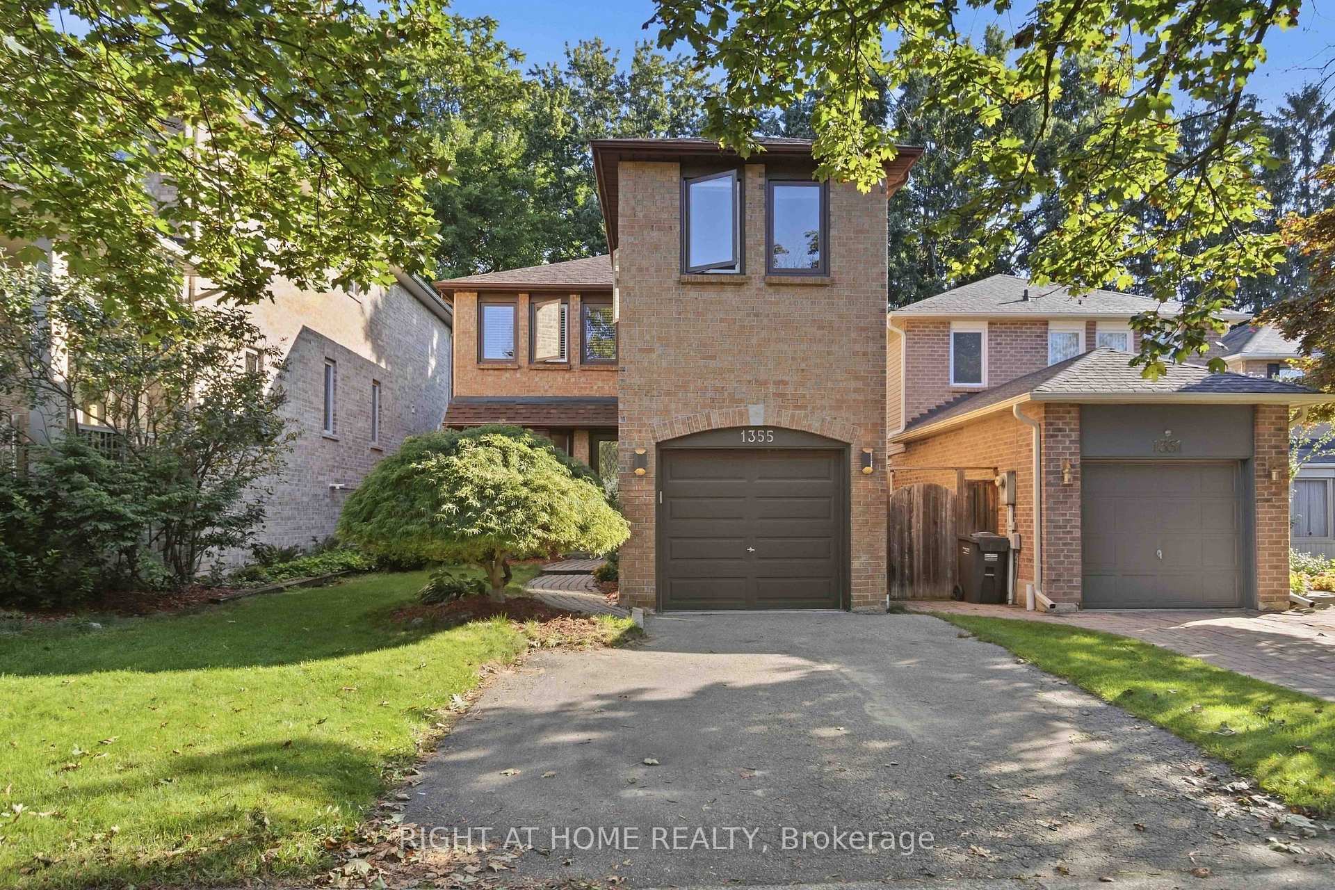 1355 Boulder Creek Crescent Mississauga Ontario Canada Sale residential Anita Mehra Right at Home Realty, Brokerage*