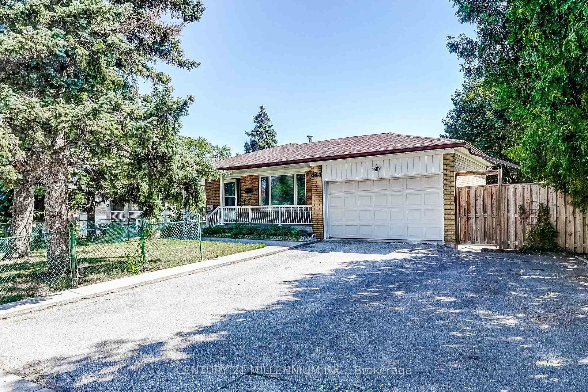 239 Driftwood Avenue Toronto Ontario Canada Sale residential Deepika Khurana HomeLife/Cimerman Real Estate Ltd., Brokerage*