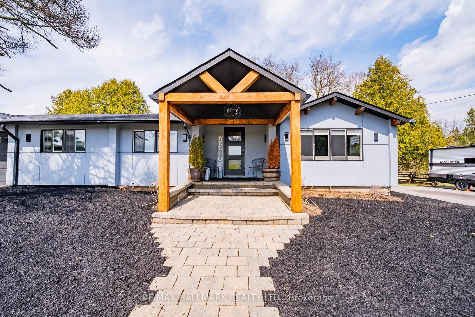 5C Mill Run Gate Uxbridge Ontario Canada Rent residential Ramin Nickpor RE/MAX Hallmark Realty Ltd., Brokerage *