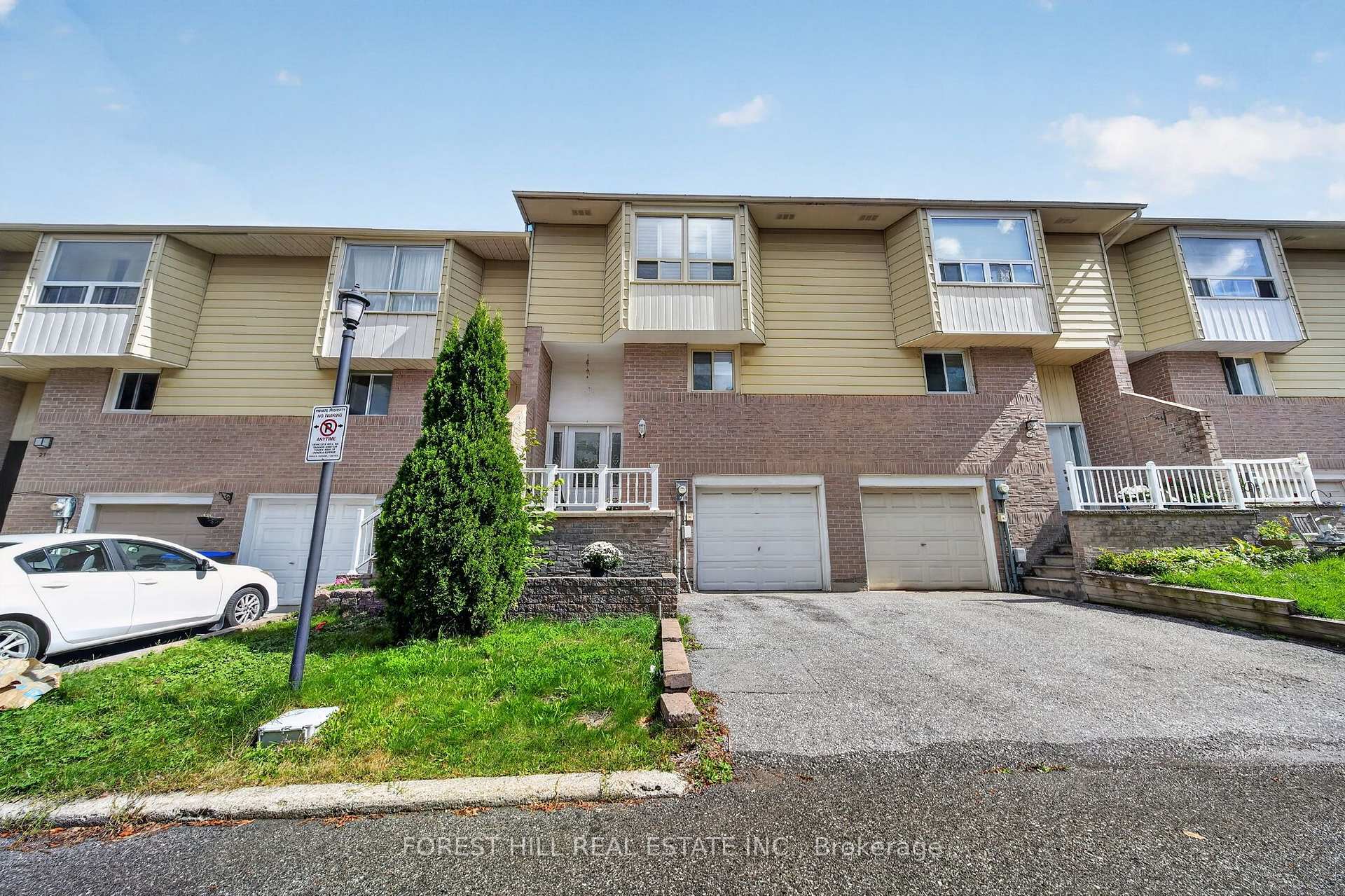 9 - 25 Deer Run Crescent Bradford West Gwillimbury Ontario Canada Sale residential Stephanie Lerner Forest Hill Real Estate Inc., Brokerage*