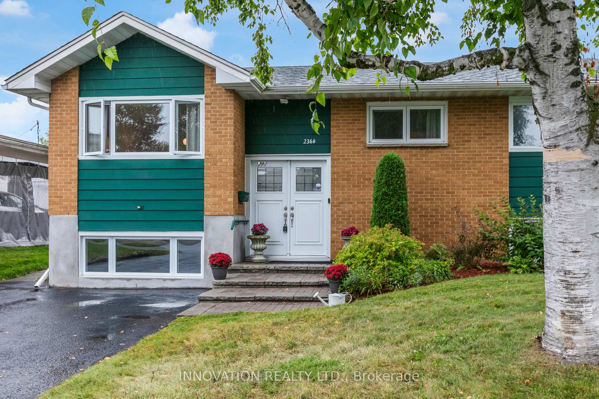 2364 Jefferson Street Ottawa Ontario Canada Sale residential Christiane Lafleur RE/MAX HALLMARK REALTY GROUP Brokerage *