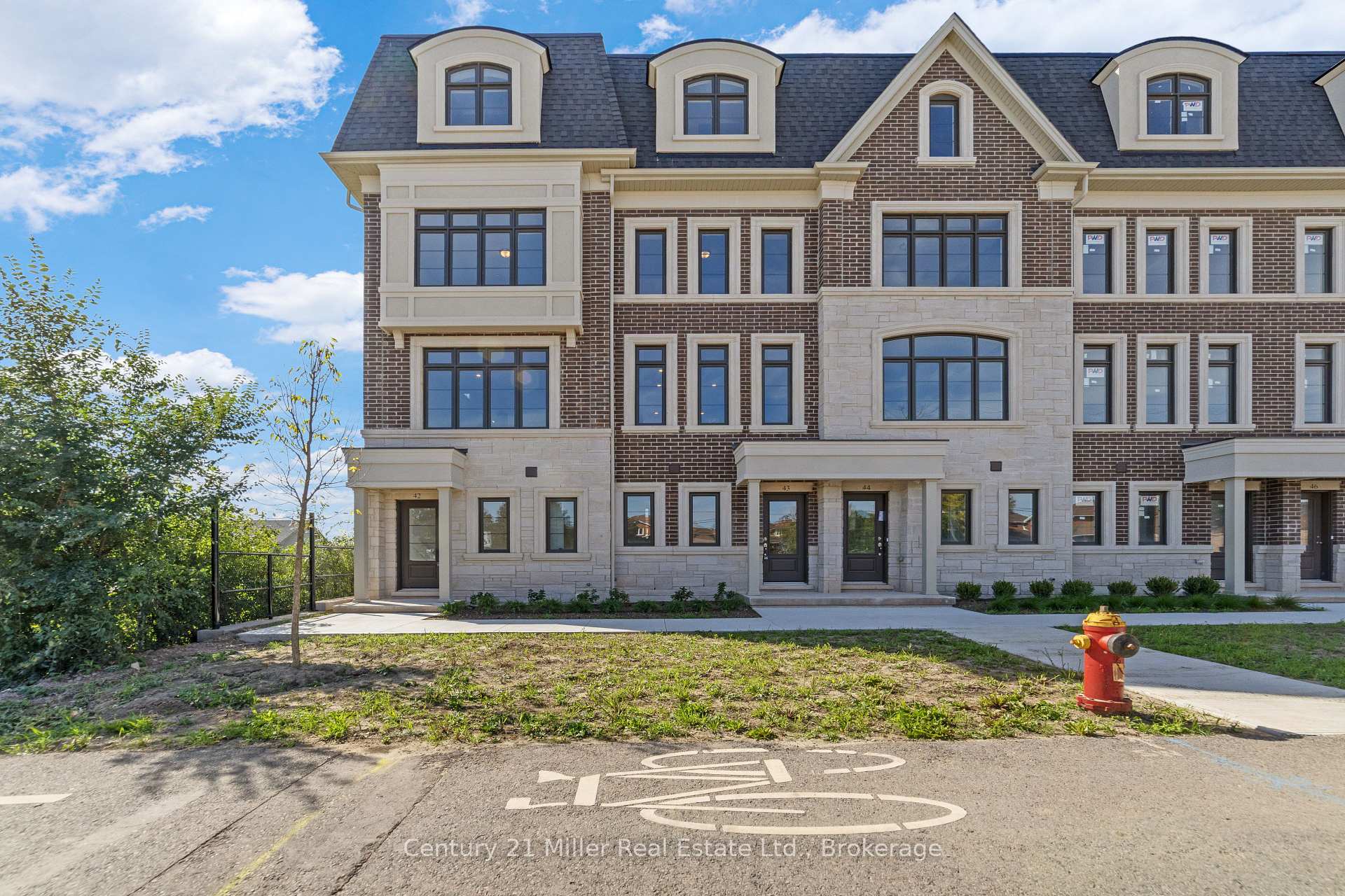 50 - 2150 Trafalgar Road Oakville Ontario Canada Sale residential Todor Todorov Right at Home Realty, Brokerage*