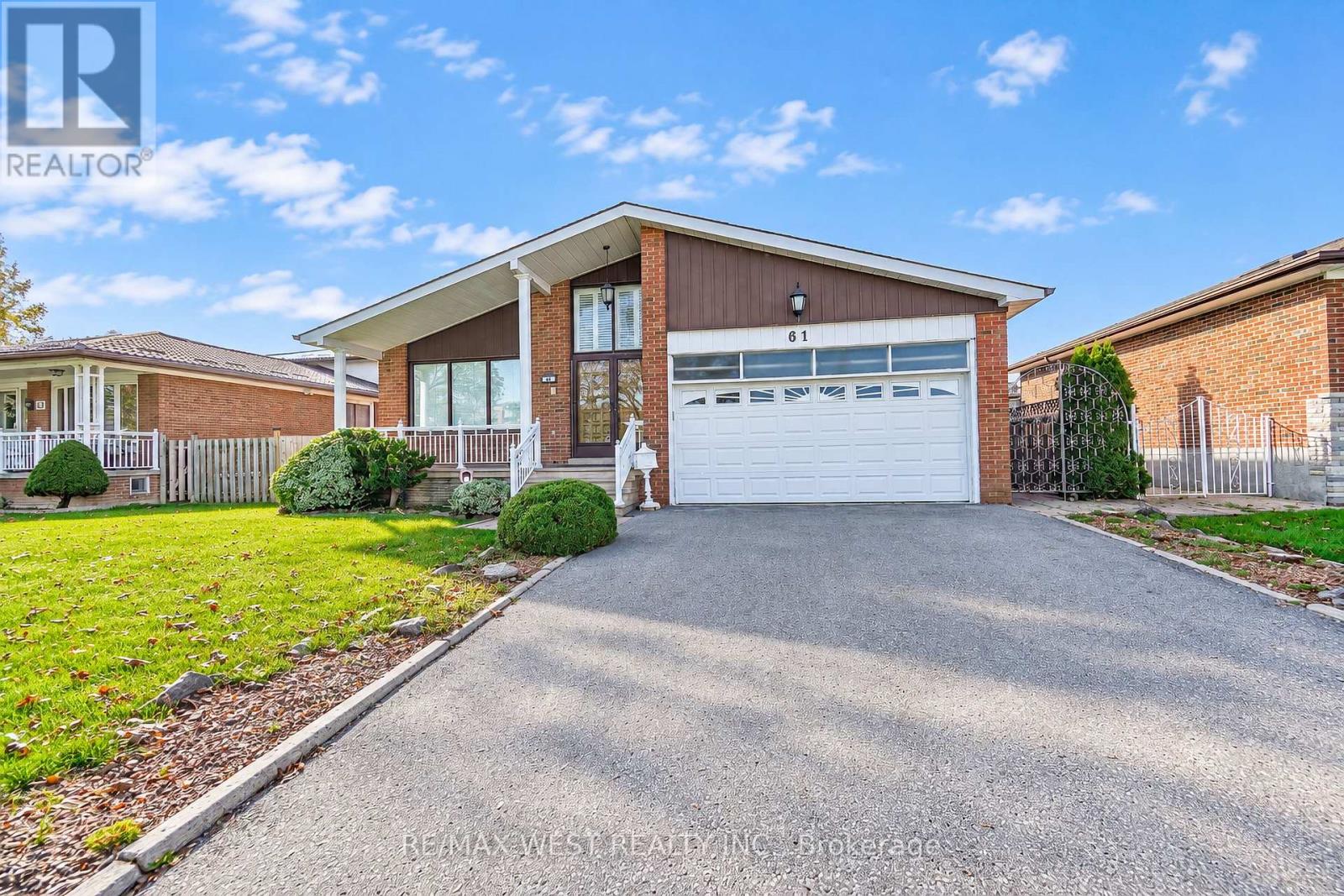 61 Bickerton Crescent Toronto Ontario Canada Sale residential   Bruce Murray - Real Estate Homeward, Brokerage