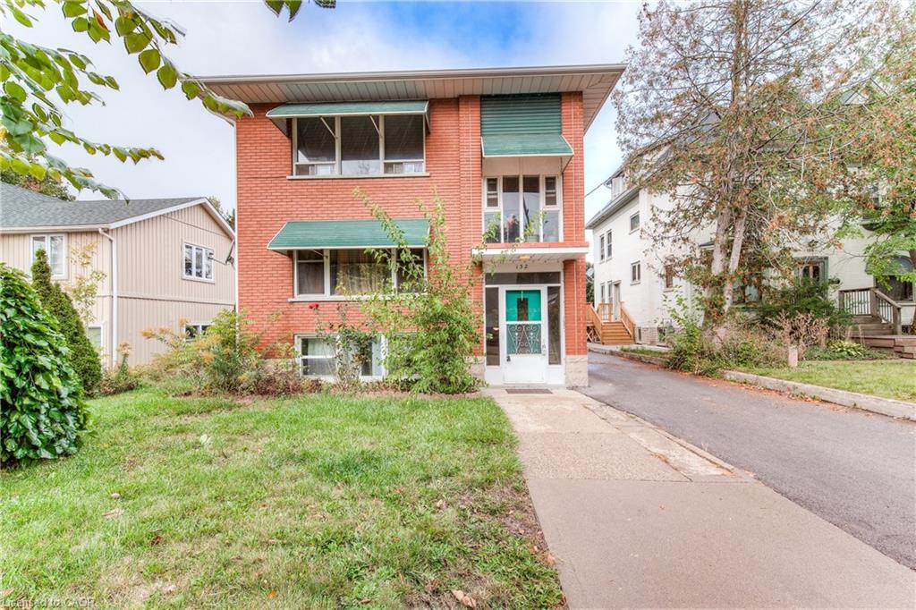 1 - 132 Allen Street E Waterloo Ontario Canada Rent residential Alejandra Ivic RE/MAX Twin City Realty Inc., Brokerage *