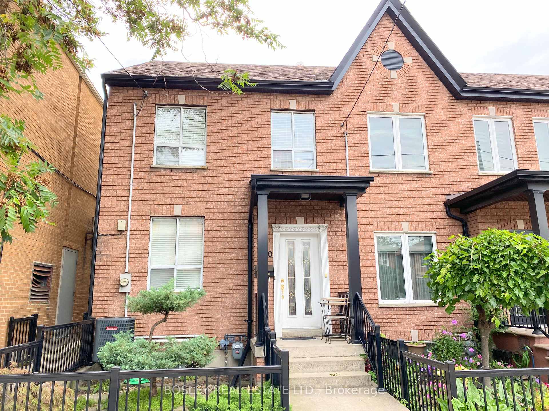 Main - 260 Ossington Avenue Toronto Ontario Canada Rent residential Mary Kapches Bosley Real Estate, Brokerage *