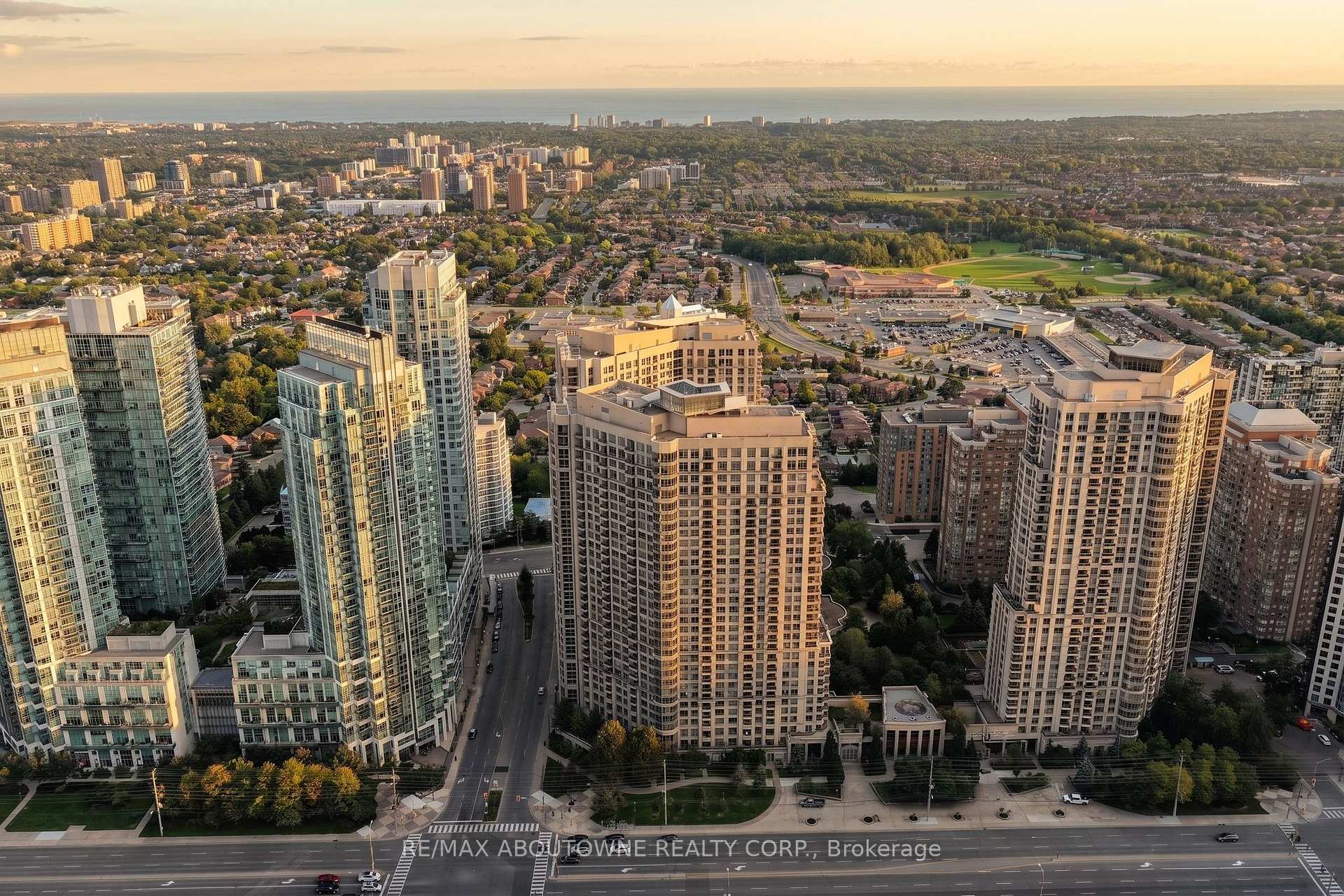 GPH25 - 3888 Duke of York Boulevard Mississauga Ontario Canada Sale residential ALEX MACALE Century21 Leading Edge Realty Inc., Brokerage