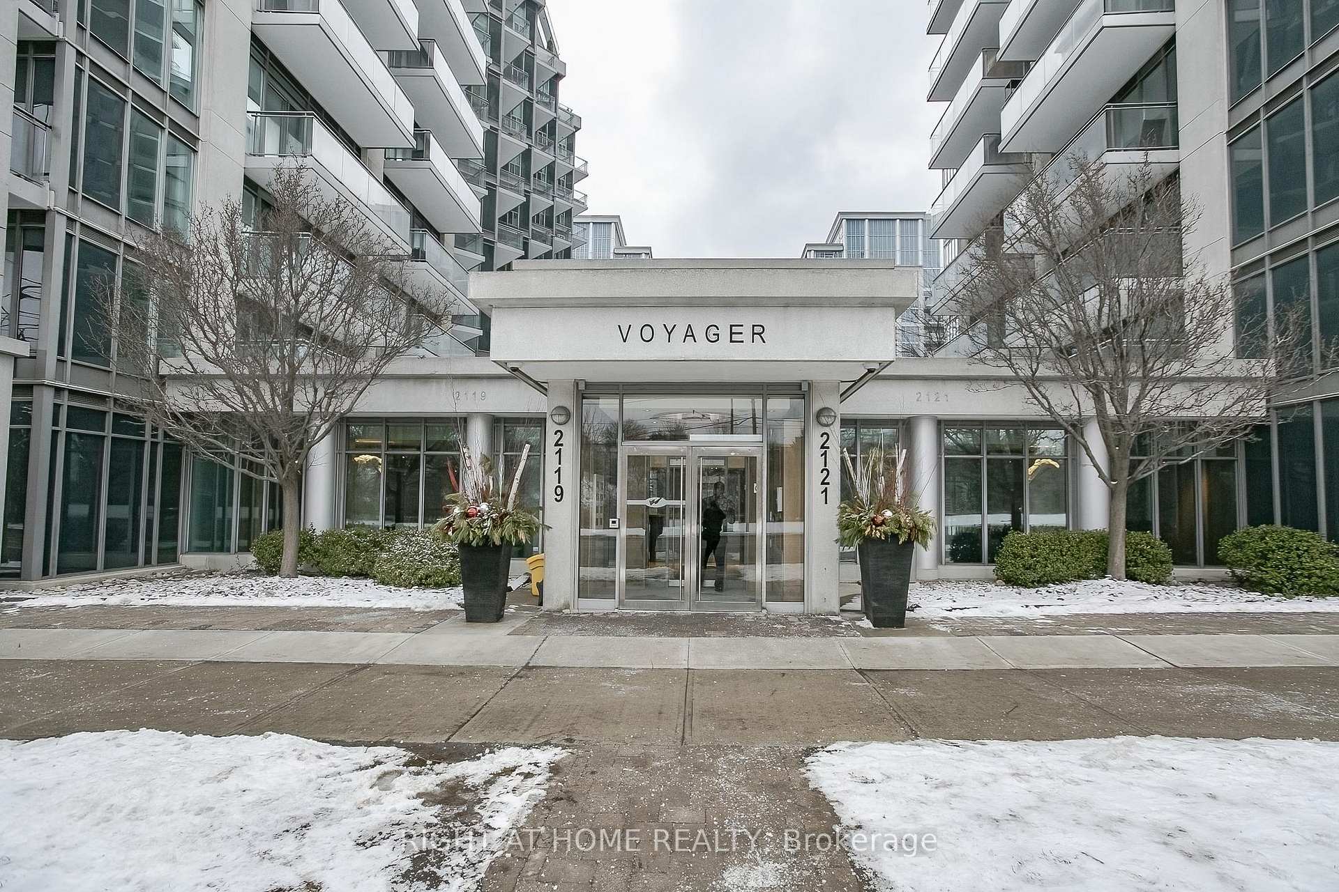 217 - 2119 Lake Shore Boulevard W Toronto Ontario Canada Rent residential ALEX MACALE Century21 Leading Edge Realty Inc., Brokerage