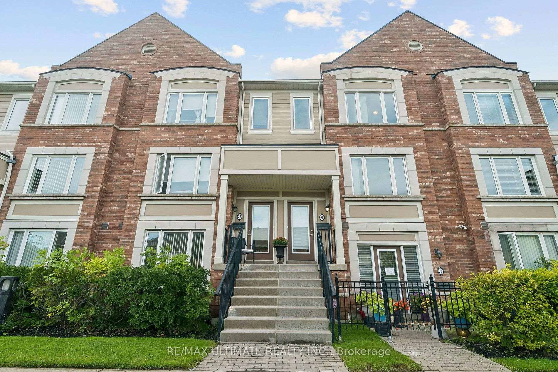 26 Walter Dove Court Aurora Ontario Canada Sale residential Welcome To Realtor Doctor RE/MAX Ultimate Realty Inc., Brokerage *
