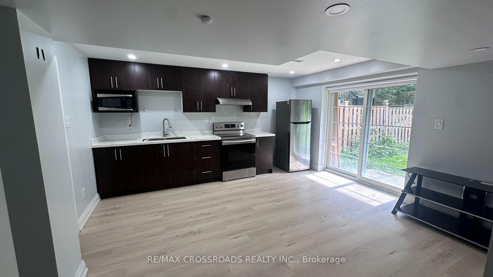 Basement Apartm - 2388 Dress Circle Crescent Oshawa Ontario Canada Rent residential   RE/MAX CROSSROADS REALTY INC. Brokerage