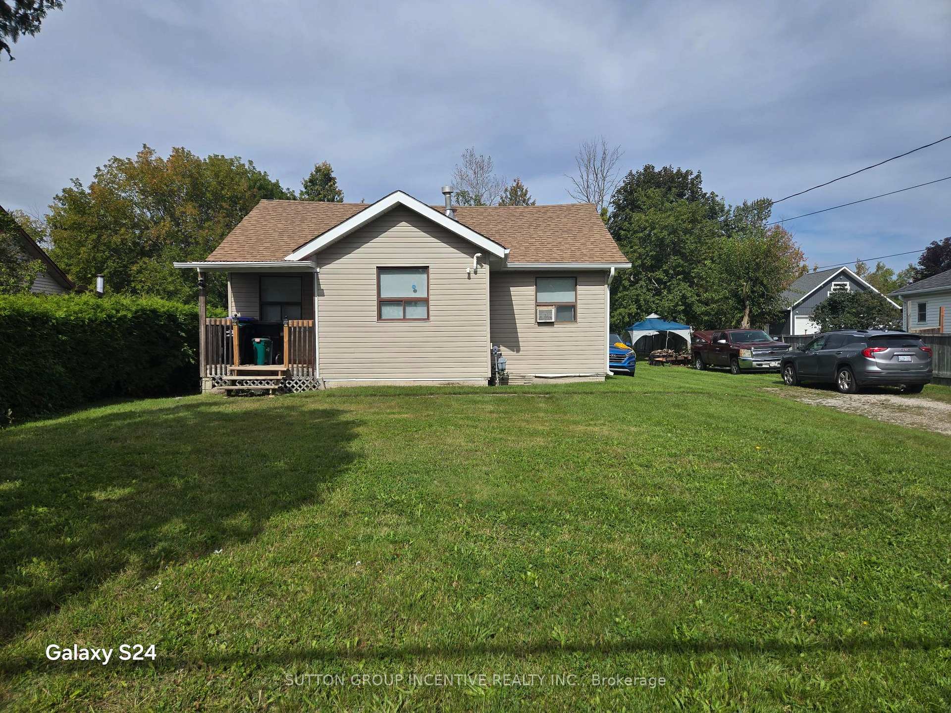 1382 Maple Road N Innisfil Ontario Canada Rent residential Wanda Hollosi Sutton Group Incentive Realty, Brokerage *