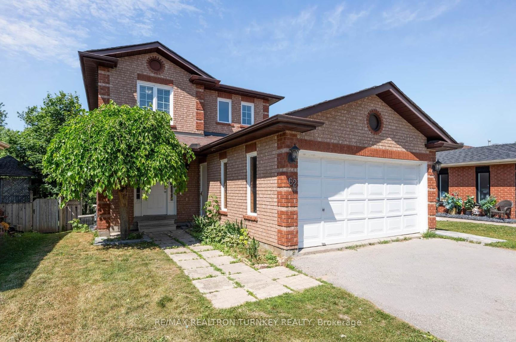 Upper - 62 Arthur Avenue Barrie Ontario Canada Rent residential Leo Falkovsky RE/MAX Hallmark Chay Realty Inc., Brokerage*
