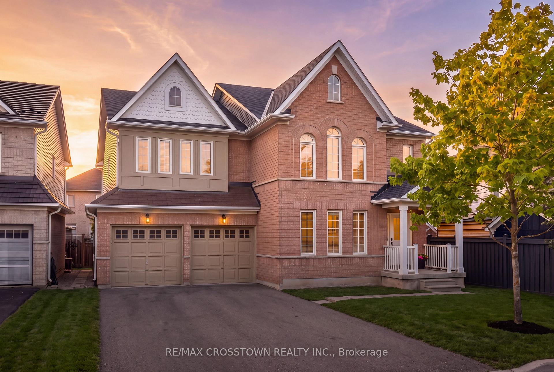 22 Maple Crown Terrace Barrie Ontario Canada Sale residential Leo Falkovsky RE/MAX Hallmark Chay Realty Inc., Brokerage*