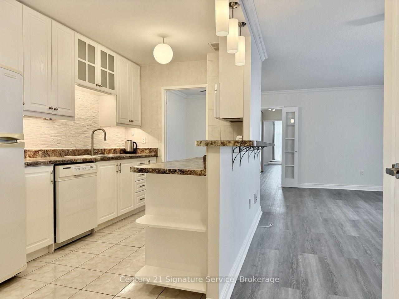1107 - 3025 Queen Frederica Drive Mississauga Ontario Canada Rent residential Joaette Young Century 21 Signature Service