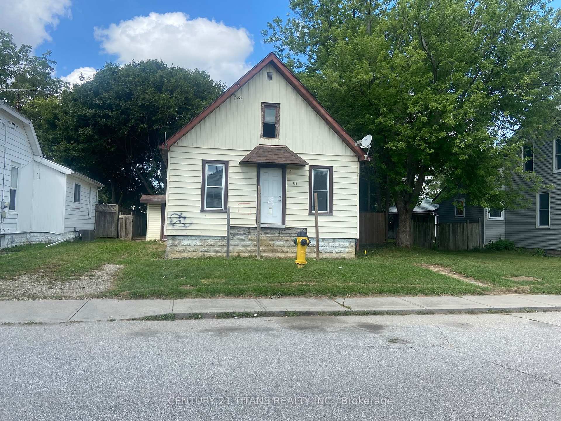 135 Edgar Street Chatham-Kent Ontario Canada Sale residential Sudharshan Muthu, CPA, CGA Century 21 Titans Realty Inc., Brokerage *