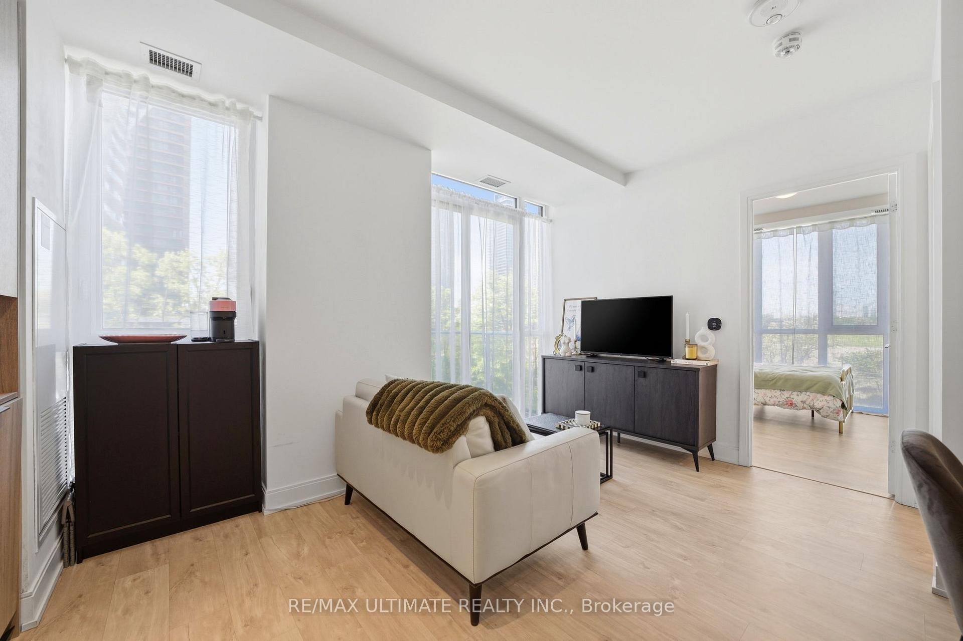 402 - 70 Annie Craig Drive Toronto Ontario Canada Sale residential Welcome To Realtor Doctor RE/MAX Ultimate Realty Inc., Brokerage *