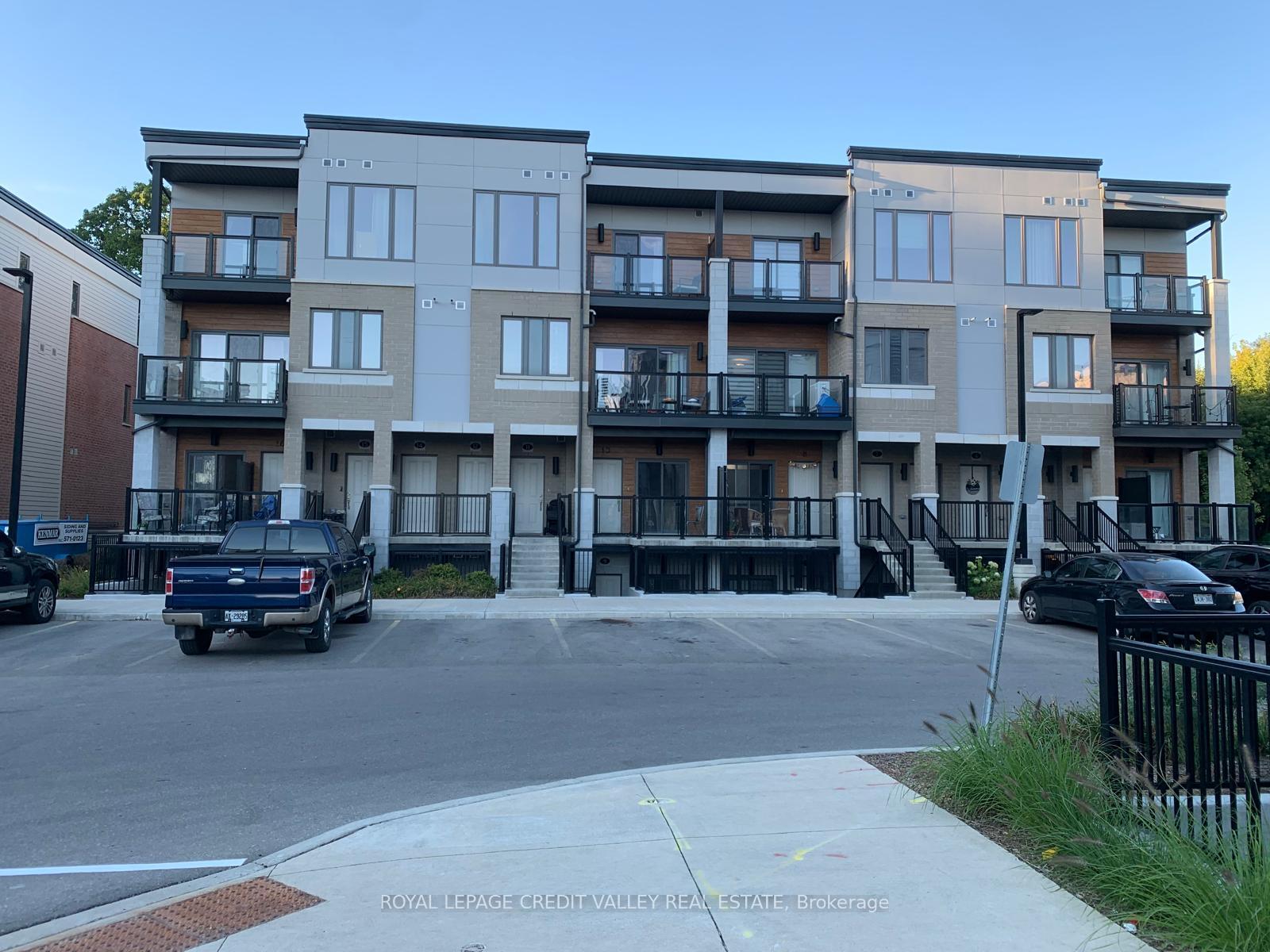 13 - 25 Isherwood Avenue E Cambridge Ontario Canada Sale residential Mukesh Tharwani eXp Realty, Brokerage*