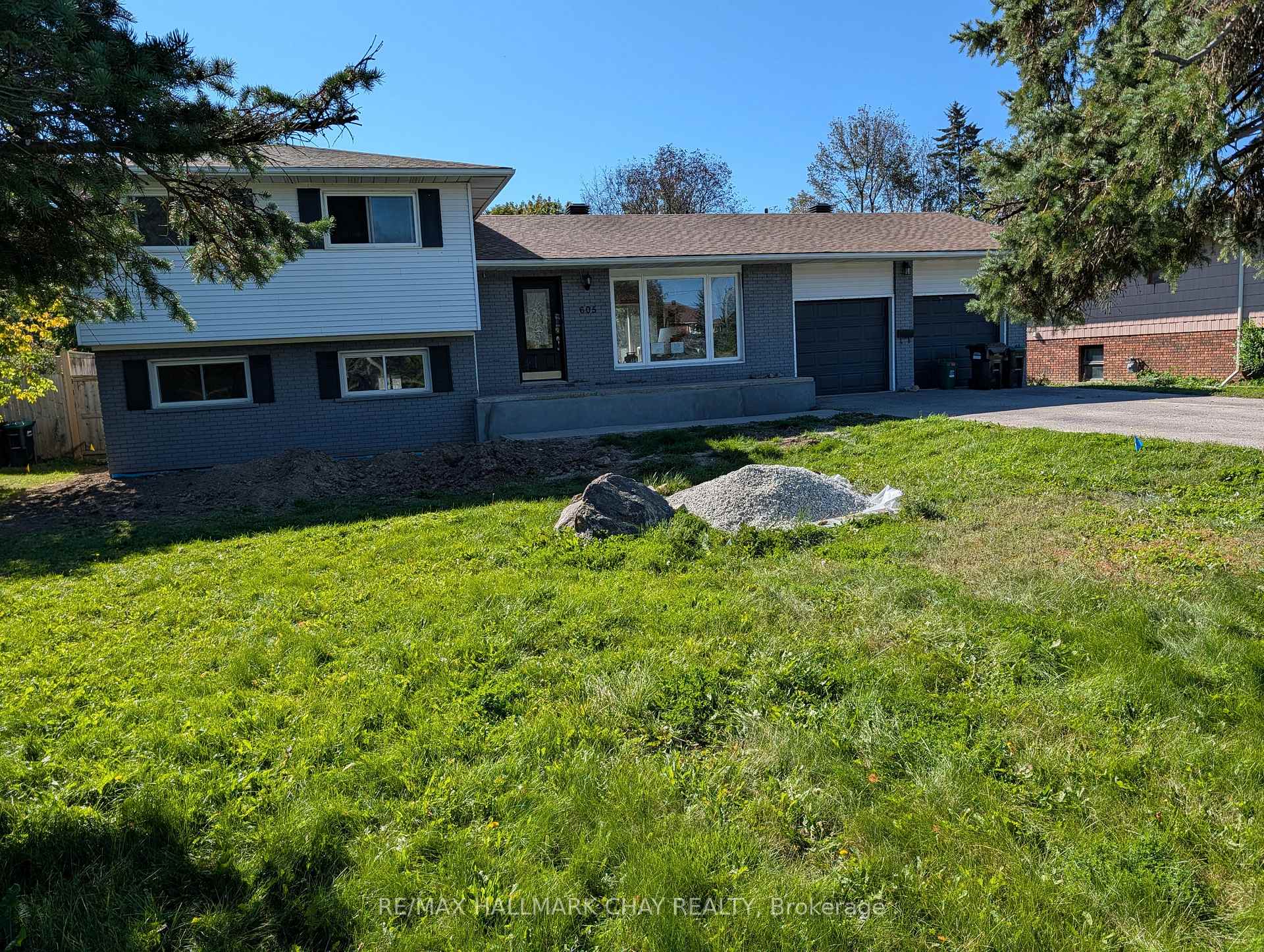 605 Big Bay Point Road Barrie Ontario Canada Sale residential Mark Leader RE/MAX Hallmark Chay Realty, Brokerage