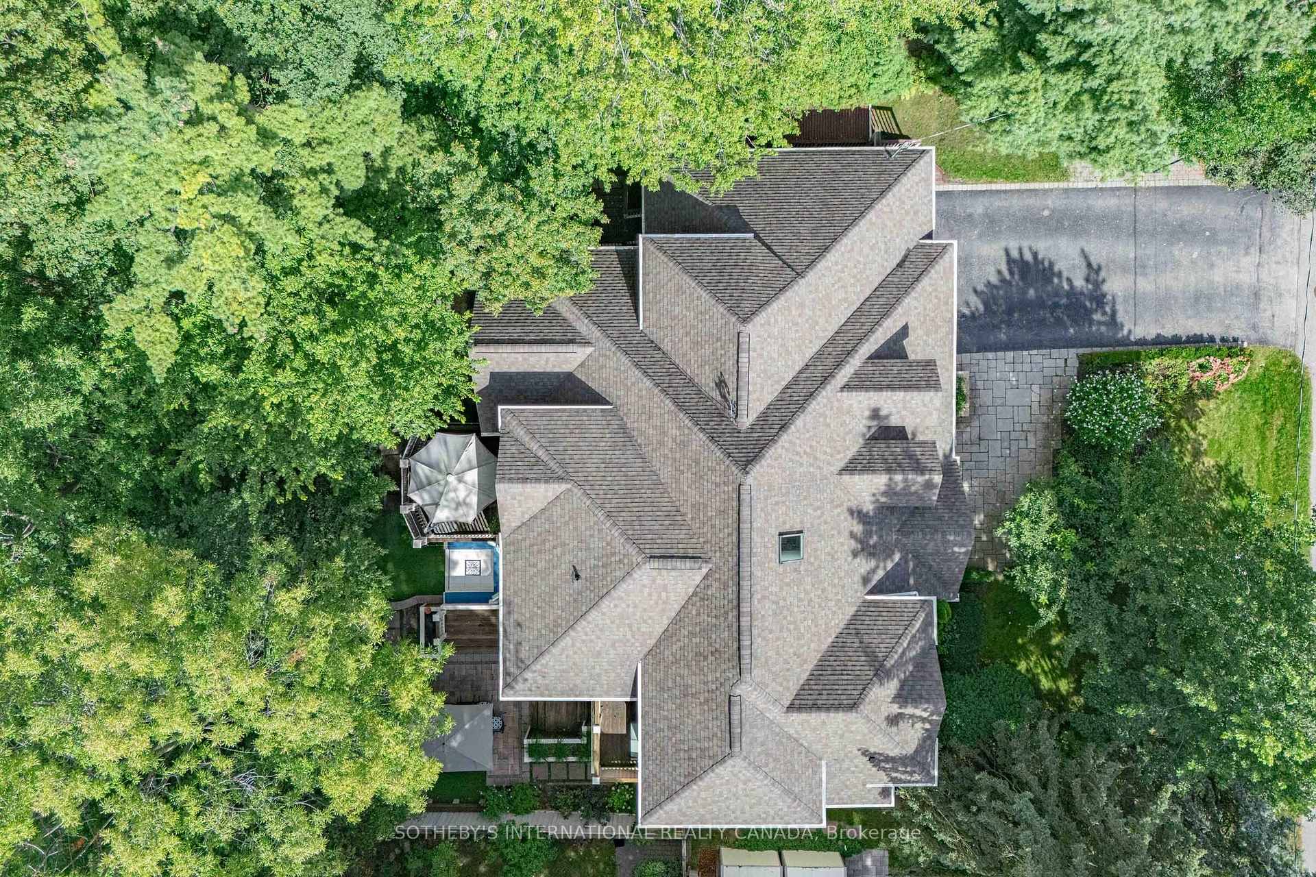 407 Cairncroft Road, Oakville 5