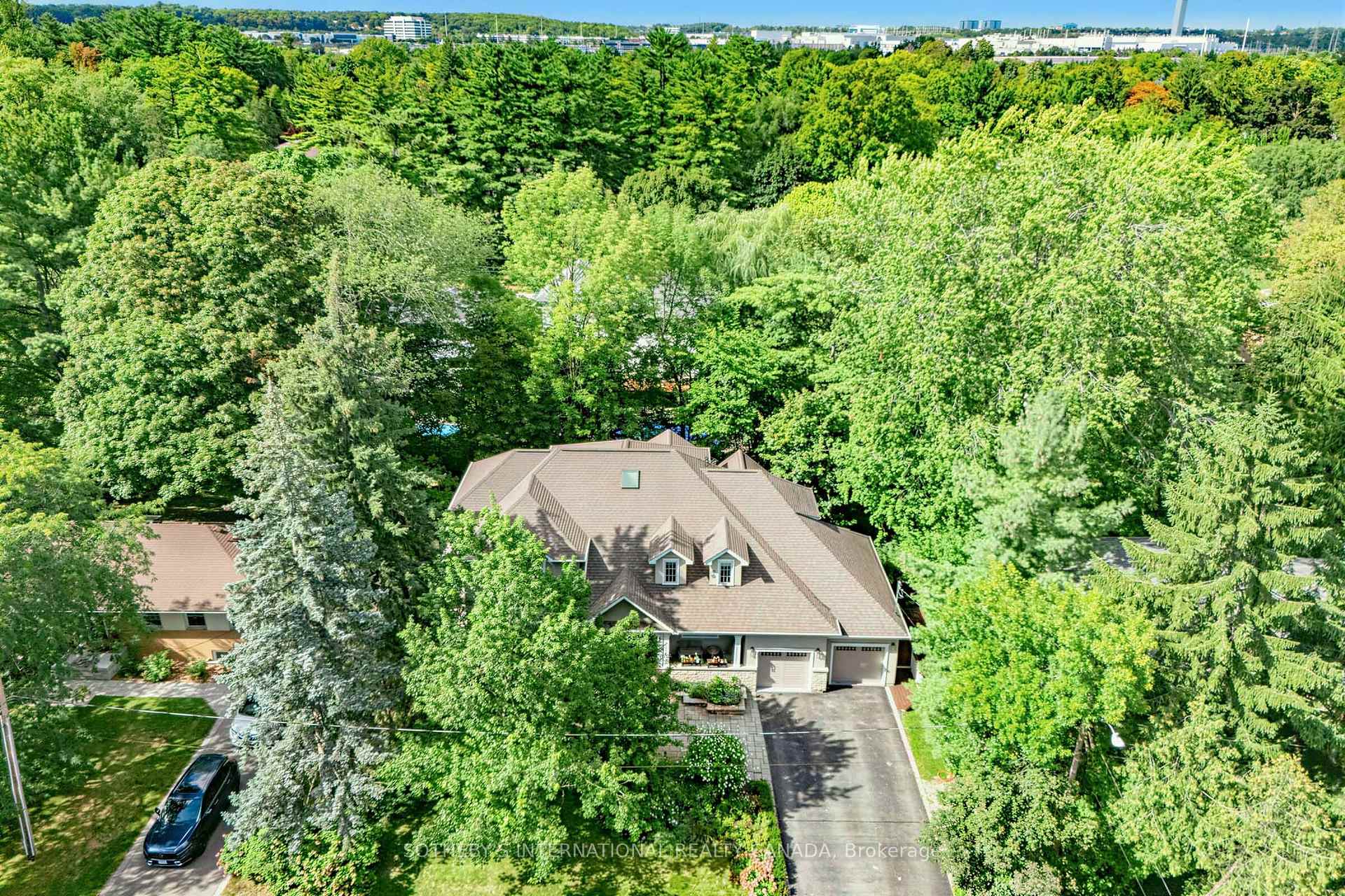 407 Cairncroft Road, Oakville 4